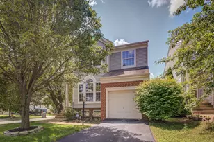 6800 Hollow Glen Ct, Gainesville, VA 20155 - Photo 2