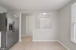 3601 Wharf Ln, Triangle, VA 22172 - Photo 10