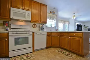 13195 Quade Ln, Woodbridge, VA 22193 - Photo 8