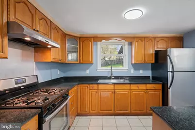 13303 Knoll Court, Woodbridge, VA 22193 - Photo 6