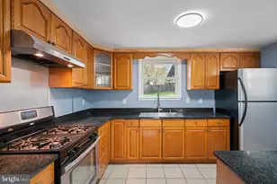 13303 Knoll Ct, Woodbridge, VA 22193 - Photo 6