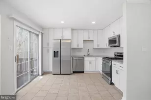 2760 Brier Pond Cir, Woodbridge, VA 22191 - Photo 10