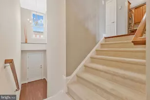 15931 Greymill Manor Dr, Haymarket, VA 20169 - Photo 2