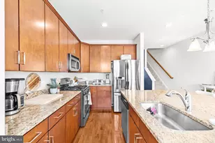 15353 Rosemont Manor Dr, Haymarket, VA 20169 - Photo 10