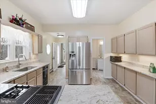 11547 Gunner Ct, Woodbridge, VA 22192 - Photo 28