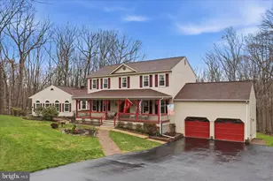 11547 Gunner Ct, Woodbridge, VA 22192 - Photo 4