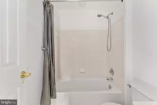 16796 Sweeney Ln, Woodbridge, VA 22191 - Photo 40