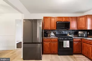 5787 Riverside Dr, Woodbridge, VA 22193 - Photo 12