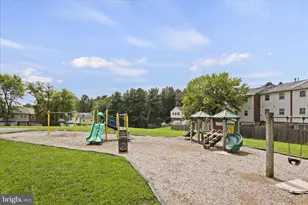 14013 Lindendale Rd, Woodbridge, VA 22193 - Photo 32