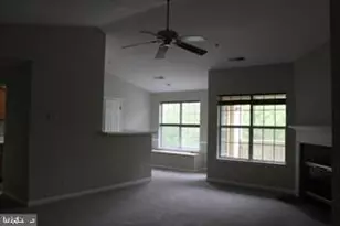 10998 Koman Cir, Manassas, VA 20109 - Photo 6