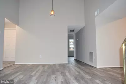 12121 Chaucer Lane #12121, Woodbridge, VA 22192 - Photo 8