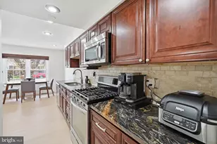 14835 Emberdale Dr, Woodbridge, VA 22193 - Photo 8