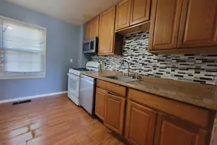 9432 Abingdon Ct, Manassas, VA 20109 - Photo 2