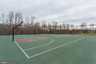 10032 Naughton Ct, Bristow, VA 20136 - Photo 4