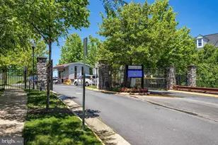 15360 Kensington Park Dr, Woodbridge, VA 22191 - Photo 10