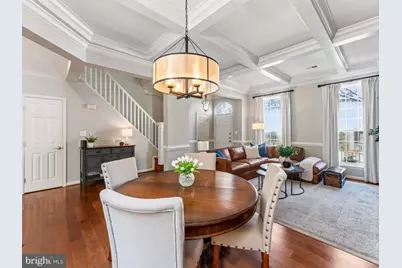 811 Monument Avenue, Woodbridge, VA 22191 - Photo 6