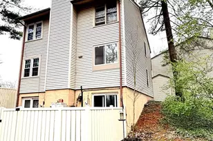 2847 Chablis Cir, Woodbridge, VA 22192 - Photo 32