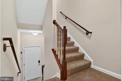 6916 Kona Drive, Gainesville, VA 20155 - Photo 2