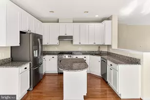 8903 Yellow Hammer Dr, Gainesville, VA 20155 - Photo 14