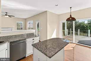 8903 Yellow Hammer Dr, Gainesville, VA 20155 - Photo 16