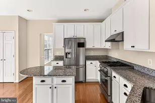 8903 Yellow Hammer Dr, Gainesville, VA 20155 - Photo 12