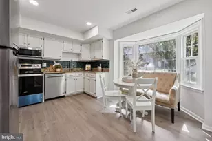 2874 Bowes Ln, Woodbridge, VA 22193 - Photo 4