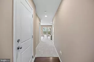 11903 Waterton Lake Ln, Bristow, VA 20136 - Photo 4