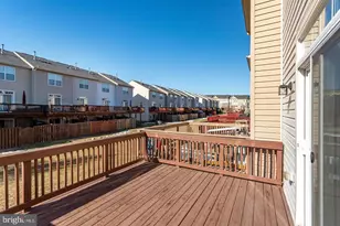 15704 John Diskin Cir, Woodbridge, VA 22191 - Photo 2