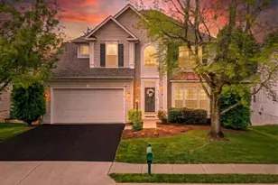 8140 Tillinghast Ln, Gainesville, VA 20155 - Photo 2