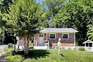 3806 Fortuna Ct, Woodbridge, VA 22193 - Photo 2