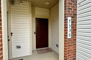 7536 Brunson Cir, Gainesville, VA 20155 - Photo 2