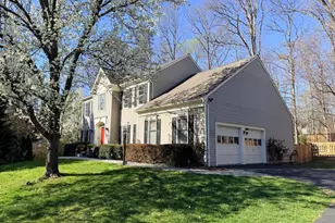 7864 Meadowgate Dr, Manassas, VA 20112 - Photo 2