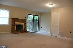 12703 Lockleven Ln, Woodbridge, VA 22192 - Photo 8