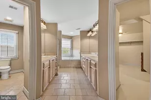 15714 Spyglass Hill Loop, Gainesville, VA 20155 - Photo 36