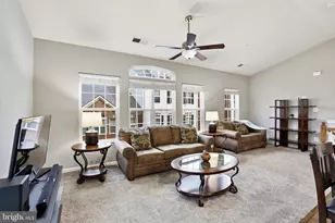 7469 Brunson Cir, Gainesville, VA 20155 - Photo 4