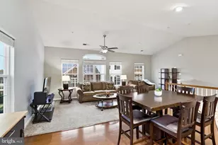 7469 Brunson Cir, Gainesville, VA 20155 - Photo 6