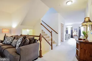 3321 Eagle Ridge Dr, Woodbridge, VA 22191 - Photo 2