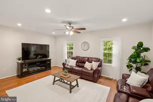 3089 Tecumseh Ct, Woodbridge, VA 22192 - Photo 10
