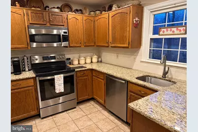 11808 Oakwood Drive, Woodbridge, VA 22192 - Photo 12