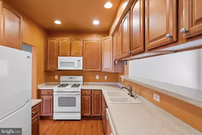 9023 Brewer Creek Place, Manassas, VA 20109 - Photo 16