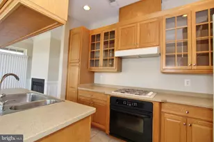 830 Belmont Bay Dr, Woodbridge, VA 22191 - Photo 4