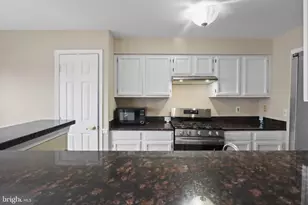 8058 Lisle Dr, Manassas, VA 20109 - Photo 12