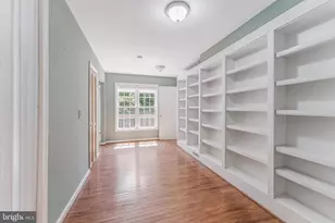 15045 Holleyside Dr, Dumfries, VA 22025 - Photo 10