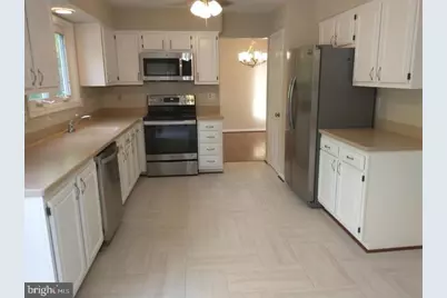8219 Crackling Fire Drive, Gainesville, VA 20155 - Photo 4