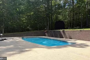 4896 Occoquan Club Dr, Woodbridge, VA 22192 - Photo 12