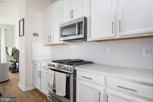 1778 Hickory Woods Rd, Dumfries, VA 22026 - Photo 10