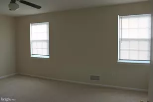10130 Shiloh Ct, Manassas, VA 20109 - Photo 12