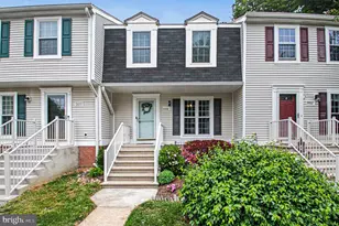 2868 Burgundy Pl, Woodbridge, VA 22192 - Photo 2