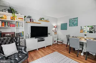 2868 Burgundy Pl, Woodbridge, VA 22192 - Photo 8