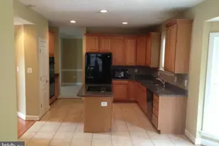 3650 Thomasson Crossing Dr, Triangle, VA 22172 - Photo 2
